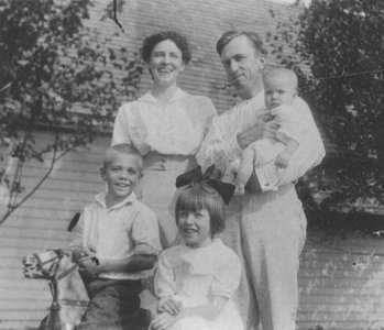 Will and Cora Zetterberg with Kenneth, Lois, and Helen